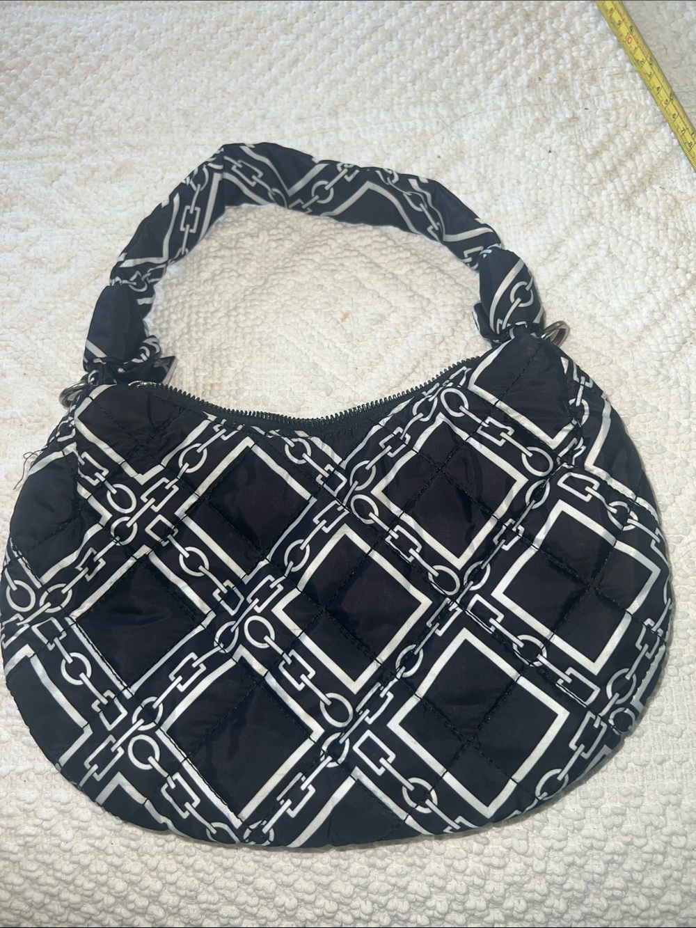 Quilted Chain-Print Shoulder Bag - Black & White